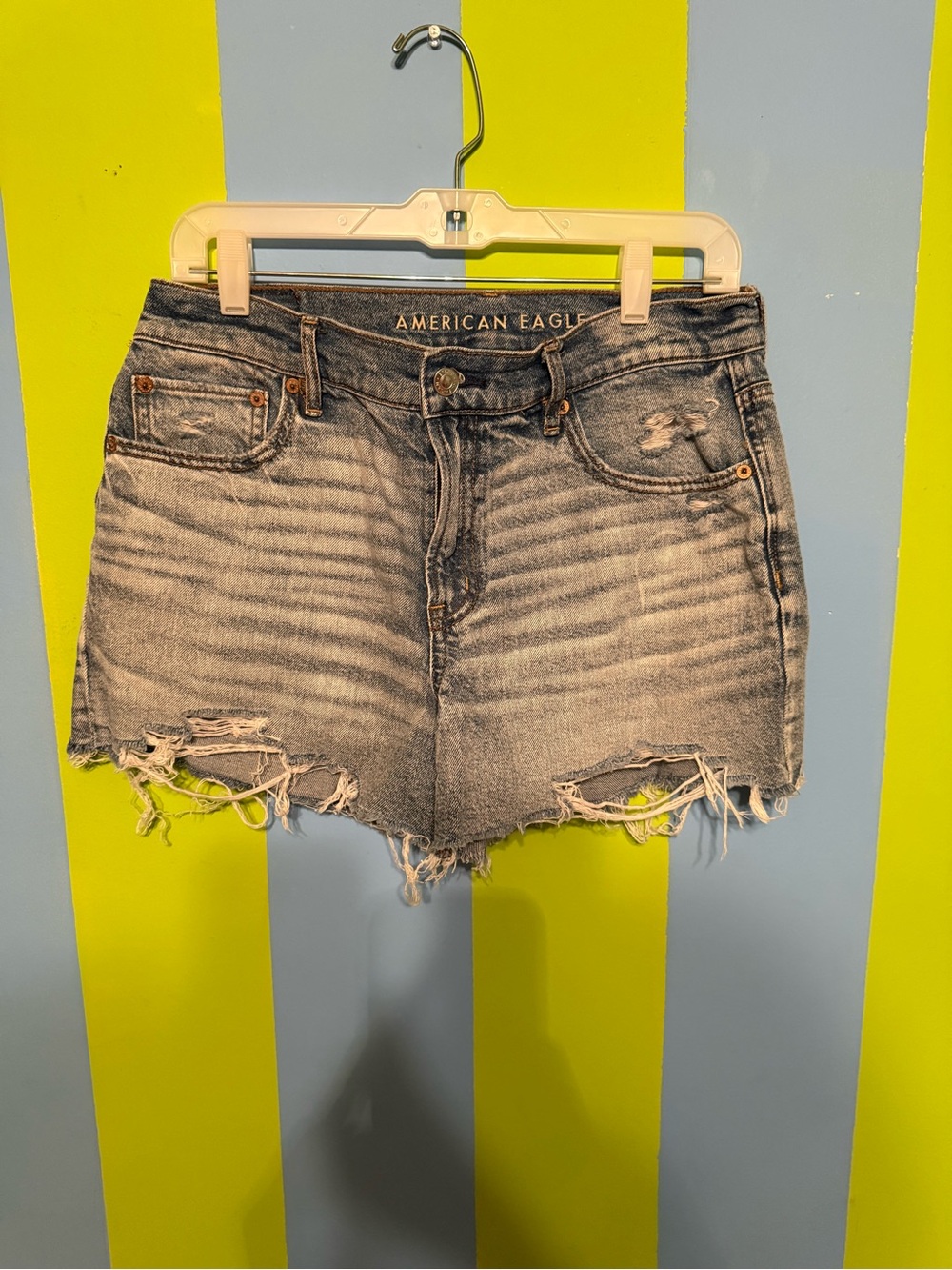 American Eagle Outfitters Distressed High-Rise Denim Shorts - Light Blue size 8